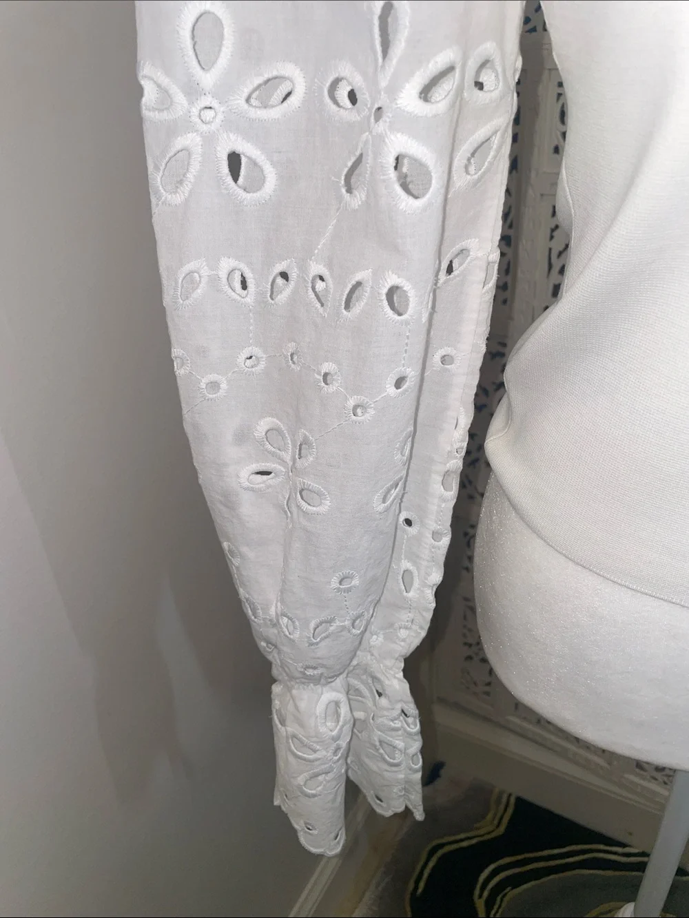 Zara White Eyelet Puff-Sleeve Top with Scalloped Cuffs